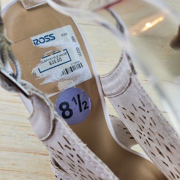 ME TOO | Sophia | White | Perforated Heeled Sandals | Size 8.5 - Picture 8 of 8